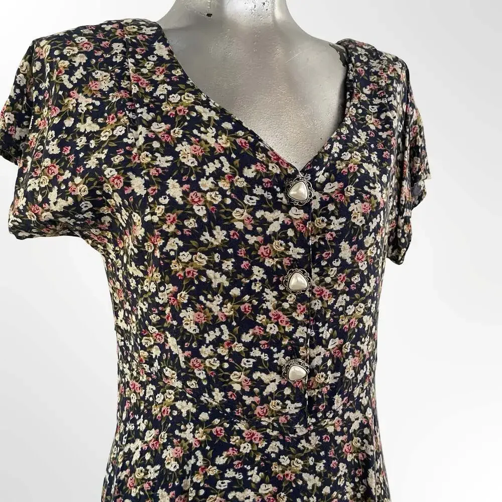 Decked Out Vintage Dress in Medium size - Picture 2 of 5